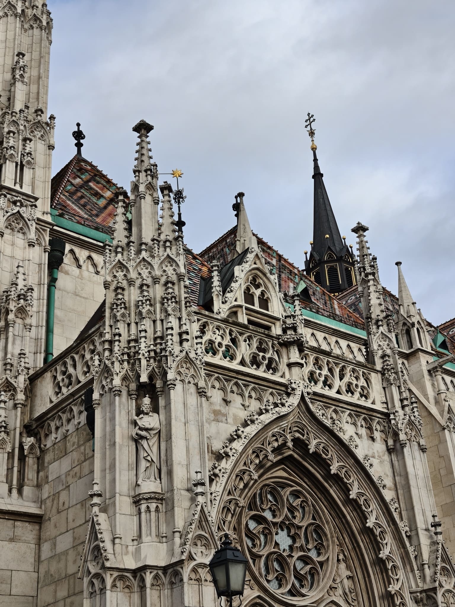 IMG budapest matthias church 0106105900