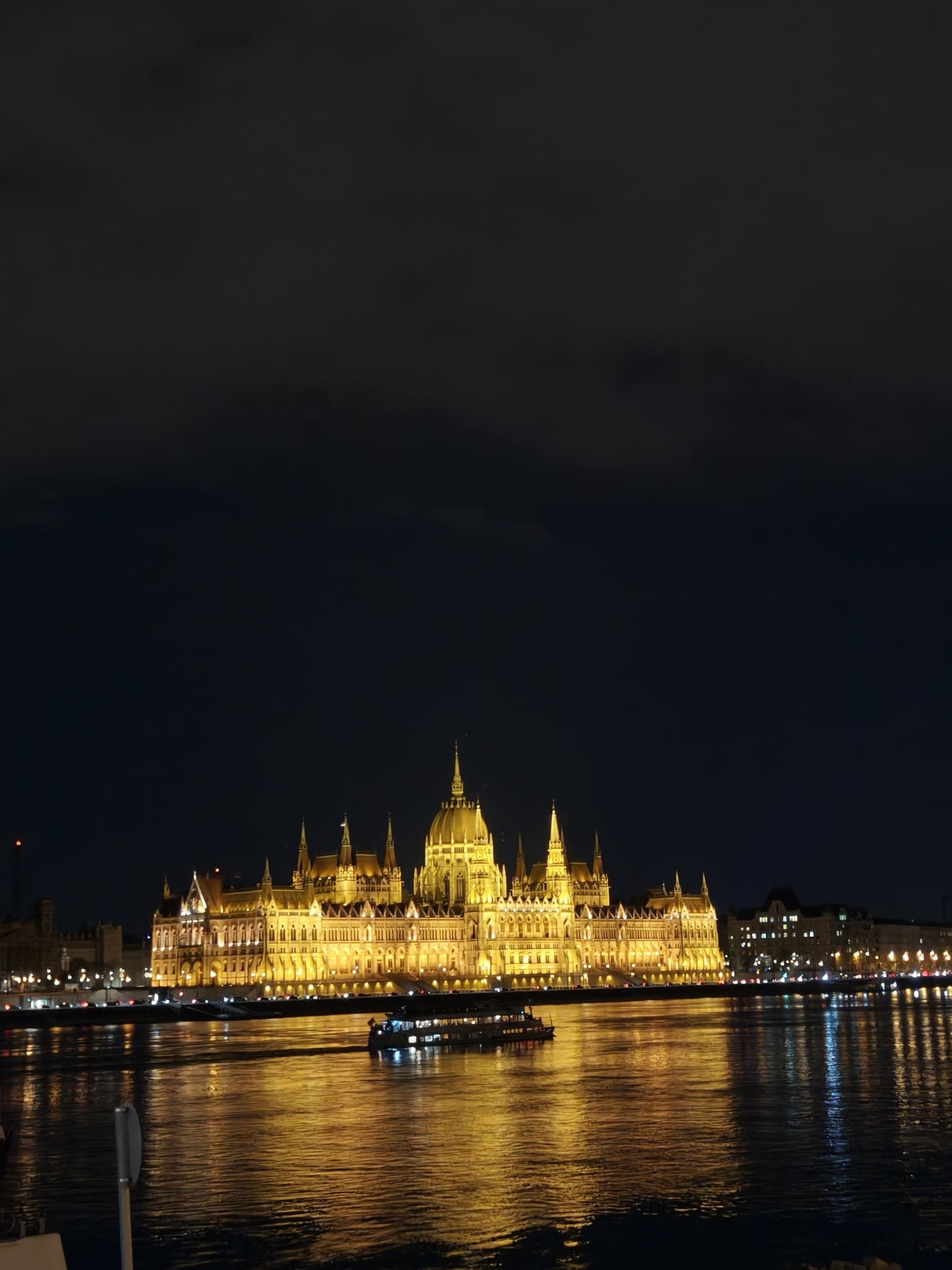 IMG budapest parlement hongrois 0107170935