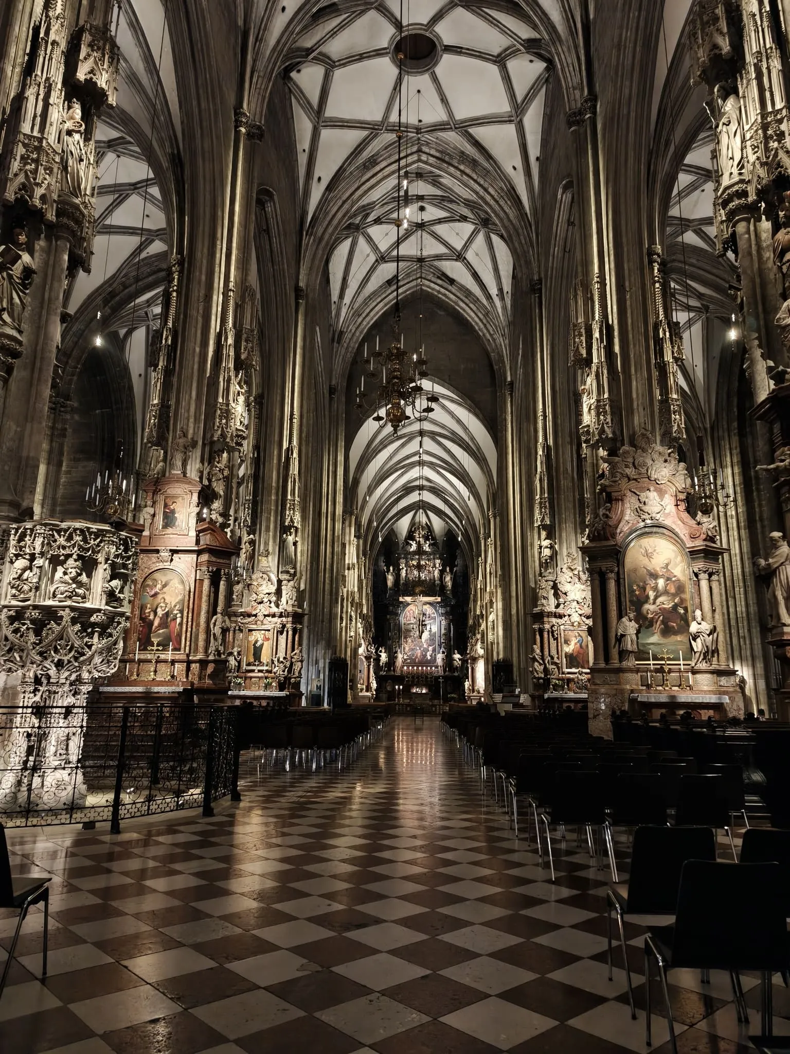 ecodyssey vienne cathedrale saint etienne 14172937