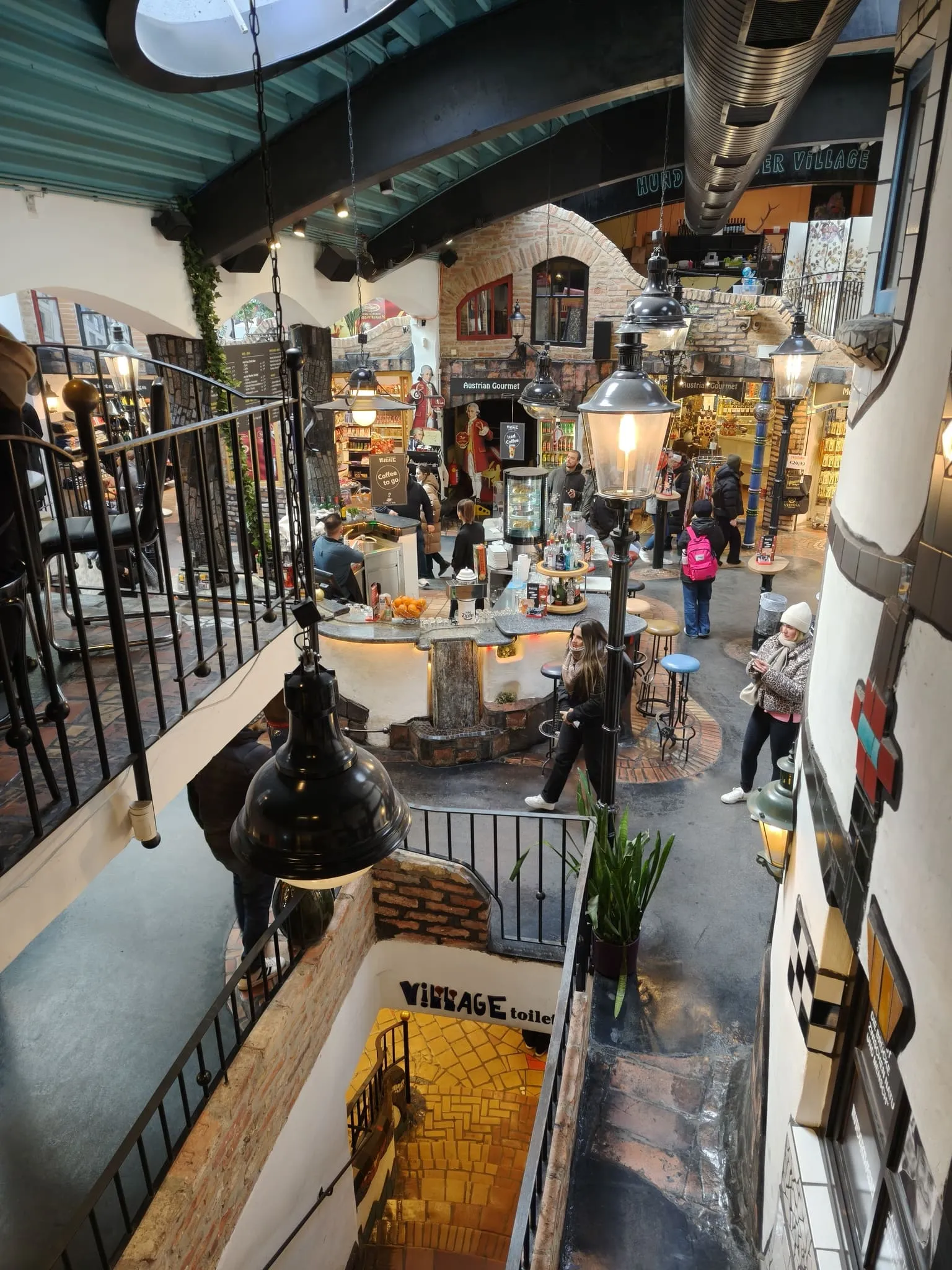 ecodyssey vienne hundertwasserhaus 16113555