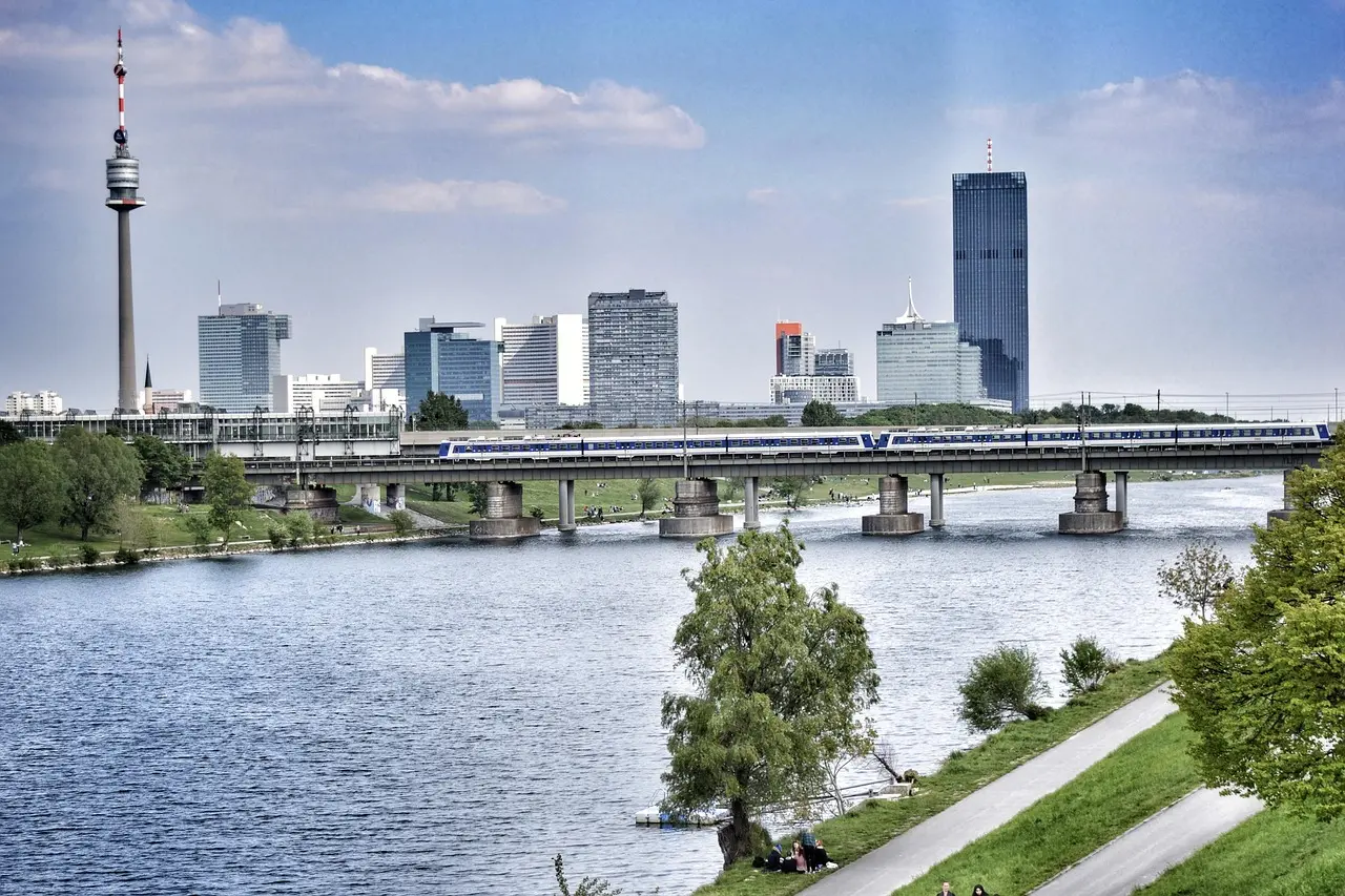 ecodyssey vienne karlskirche donauinsel